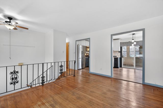 3915 Maple Avenue, Mchenry, IL 60050