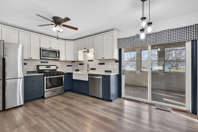 3915 Maple Avenue, Mchenry, IL 60050