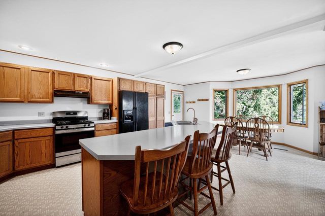 500 HARDING Street, Stoughton, WI 53589