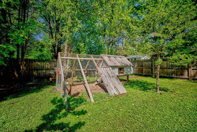 500 HARDING Street, Stoughton, WI 53589
