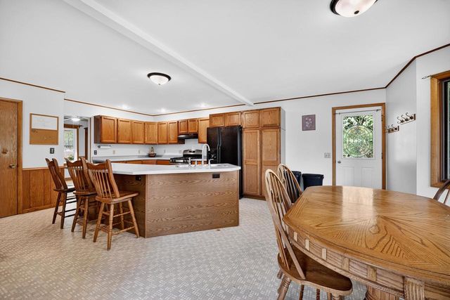 500 HARDING Street, Stoughton, WI 53589