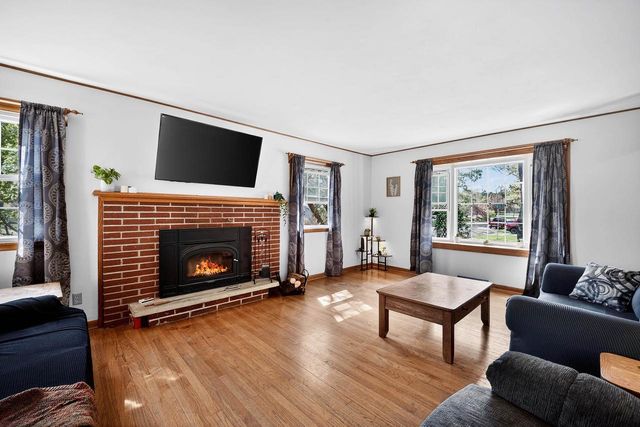 500 HARDING Street, Stoughton, WI 53589
