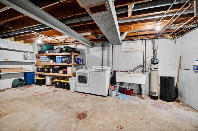 500 HARDING Street, Stoughton, WI 53589