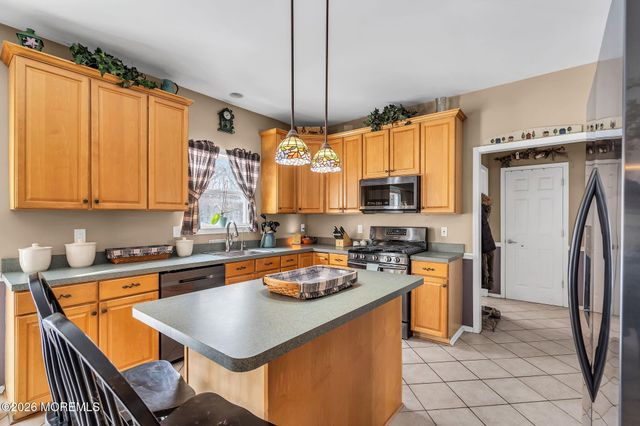 5 Magpie Court, Jackson, NJ 08527