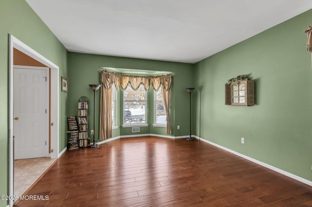 5 Magpie Court, Jackson, NJ 08527