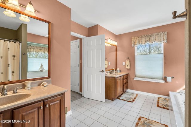 5 Magpie Court, Jackson, NJ 08527