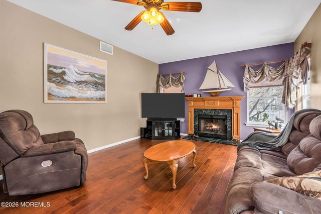 5 Magpie Court, Jackson, NJ 08527