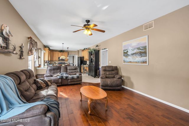 5 Magpie Court, Jackson, NJ 08527