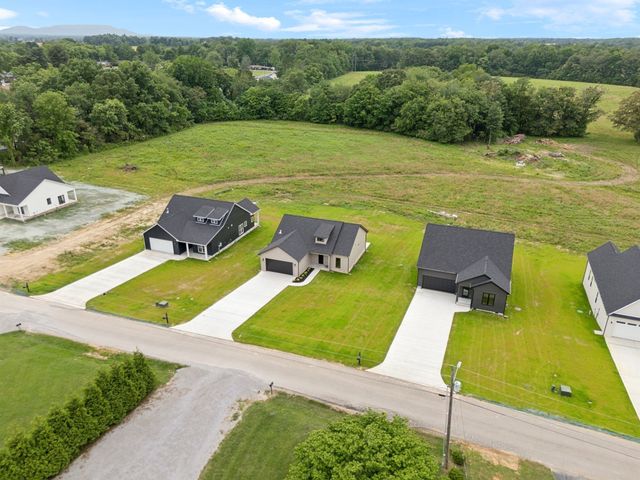 815 Oconner St, Smithville, TN 37166