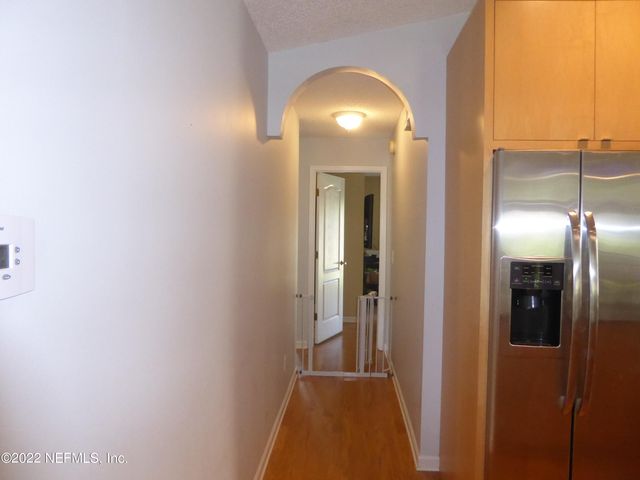 625 S 11TH Avenue S, Jacksonville Beach, FL 32250