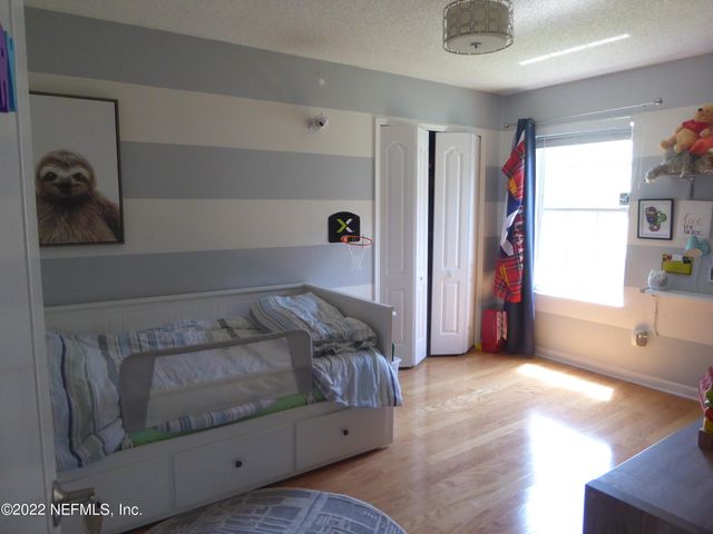 625 S 11TH Avenue S, Jacksonville Beach, FL 32250
