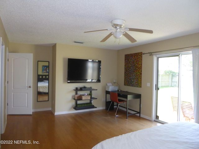 625 S 11TH Avenue S, Jacksonville Beach, FL 32250