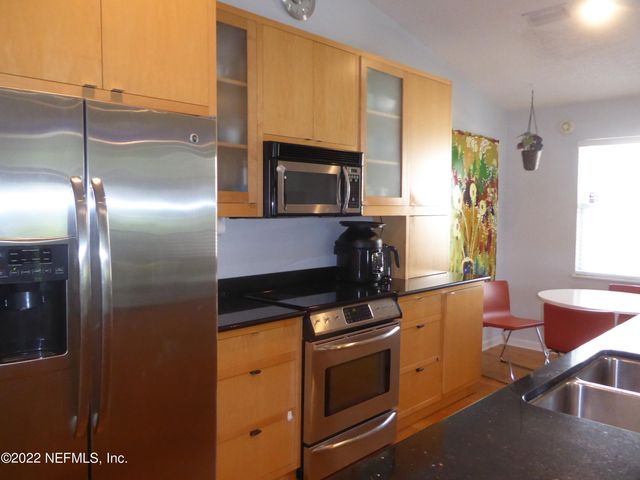 625 S 11TH Avenue S, Jacksonville Beach, FL 32250