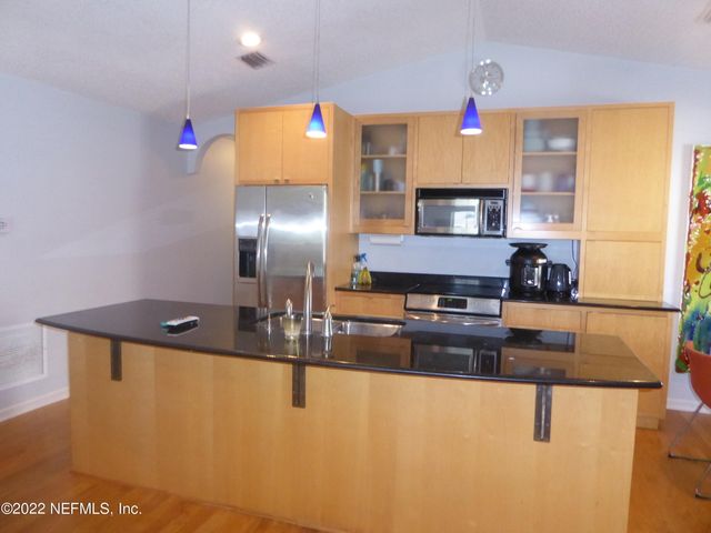 625 S 11TH Avenue S, Jacksonville Beach, FL 32250