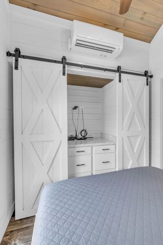 672 Waters Edge Way, Tracy City, TN 37387