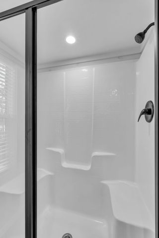 672 Waters Edge Way, Tracy City, TN 37387