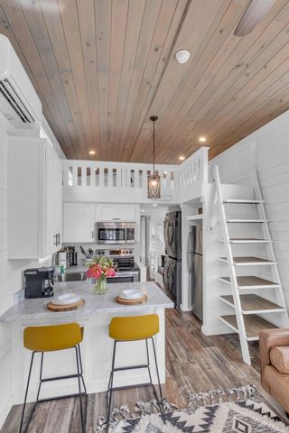 672 Waters Edge Way, Tracy City, TN 37387