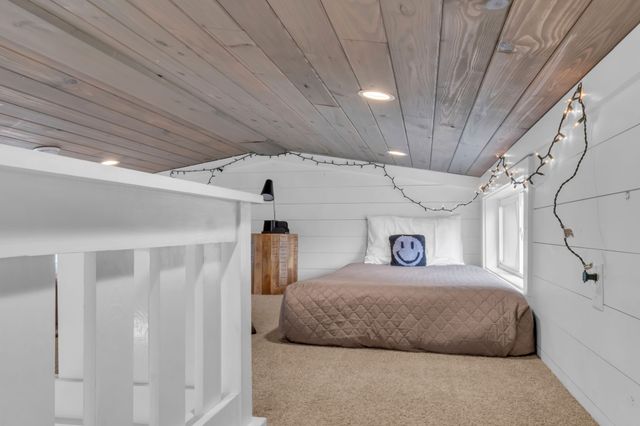 672 Waters Edge Way, Tracy City, TN 37387