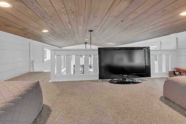 672 Waters Edge Way, Tracy City, TN 37387