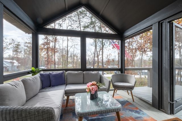 672 Waters Edge Way, Tracy City, TN 37387