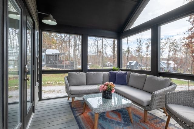 672 Waters Edge Way, Tracy City, TN 37387