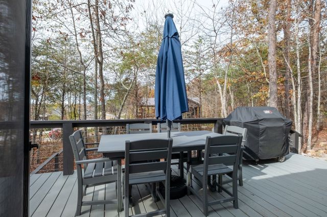 672 Waters Edge Way, Tracy City, TN 37387