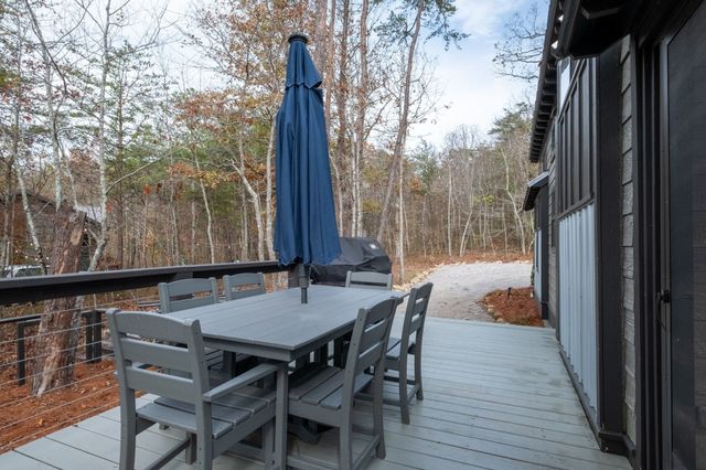 672 Waters Edge Way, Tracy City, TN 37387