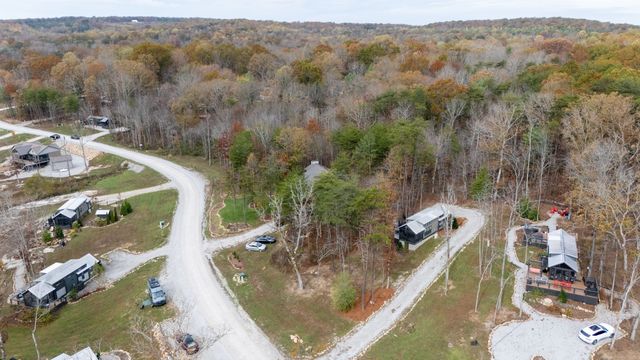 672 Waters Edge Way, Tracy City, TN 37387