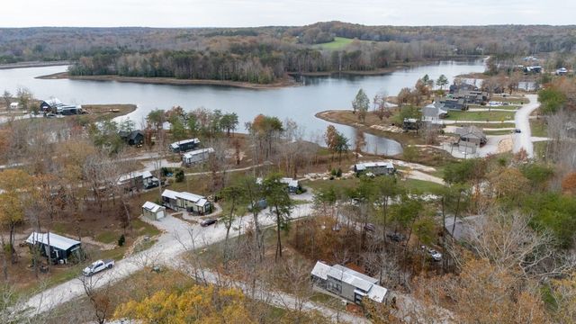 672 Waters Edge Way, Tracy City, TN 37387