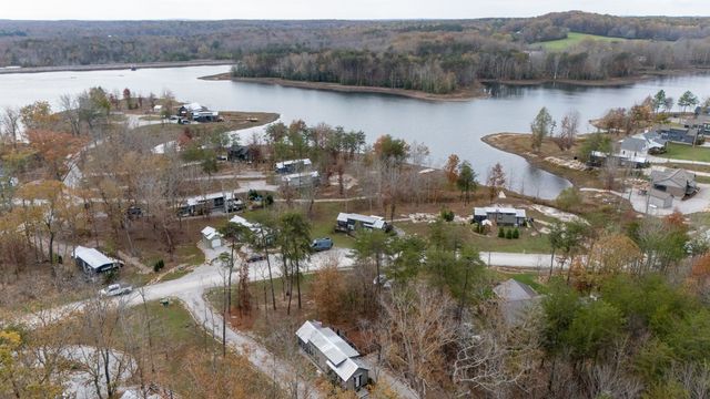 672 Waters Edge Way, Tracy City, TN 37387