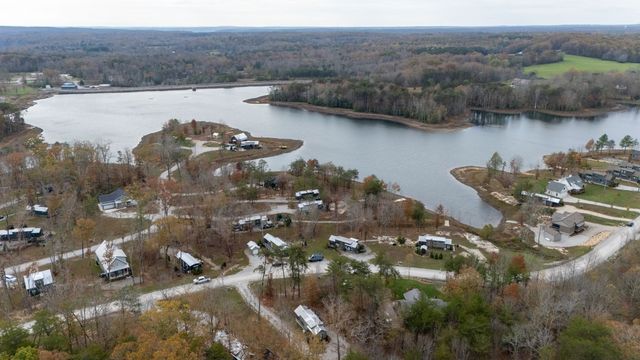 672 Waters Edge Way, Tracy City, TN 37387