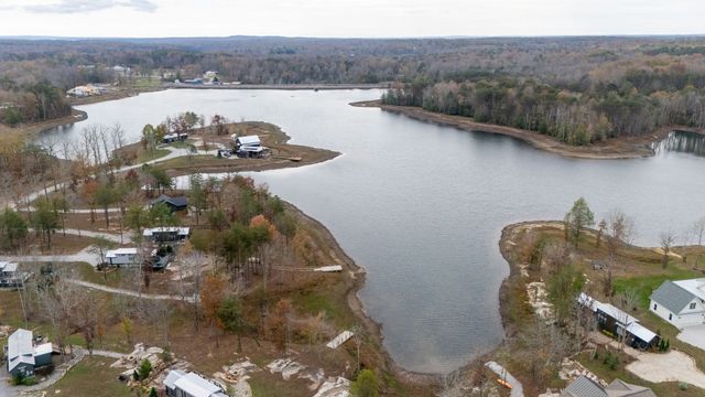 672 Waters Edge Way, Tracy City, TN 37387