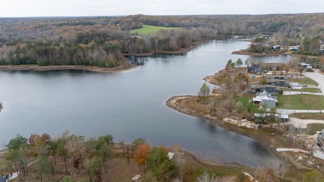 672 Waters Edge Way, Tracy City, TN 37387