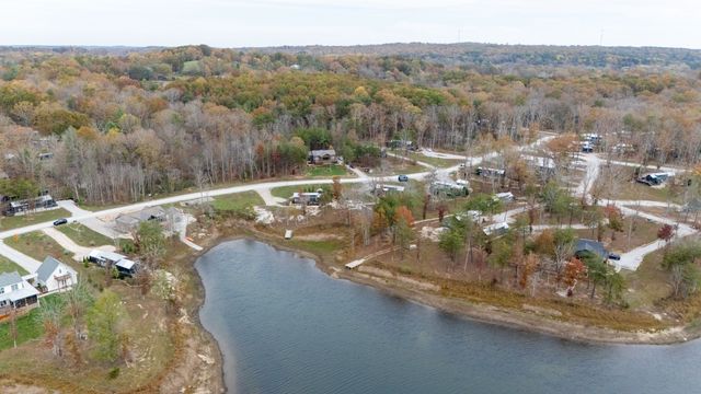 672 Waters Edge Way, Tracy City, TN 37387