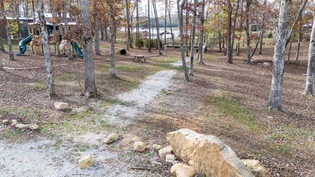 672 Waters Edge Way, Tracy City, TN 37387