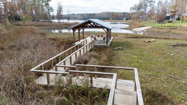 672 Waters Edge Way, Tracy City, TN 37387