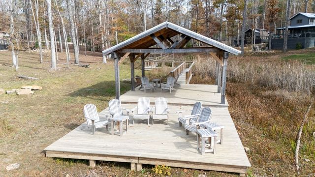 672 Waters Edge Way, Tracy City, TN 37387