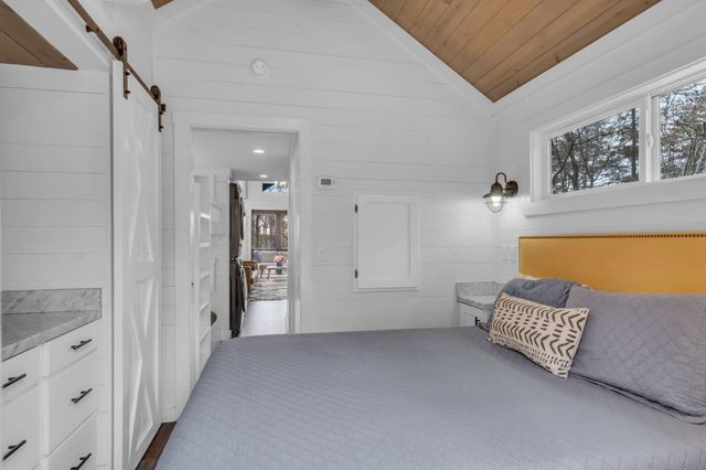 672 Waters Edge Way, Tracy City, TN 37387