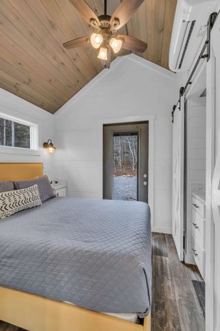 672 Waters Edge Way, Tracy City, TN 37387