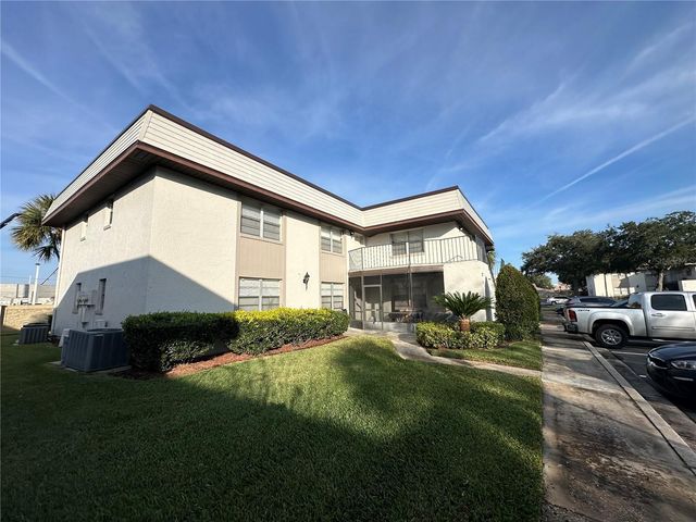 22 WINDTREE LANE 203, Winter Garden, FL 34787