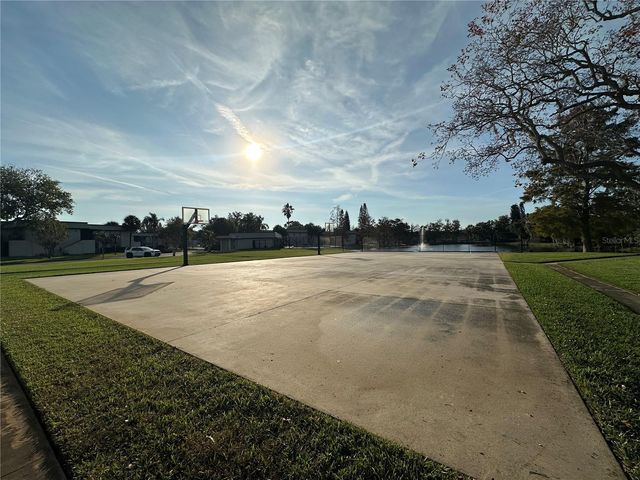 22 WINDTREE LANE 203, Winter Garden, FL 34787