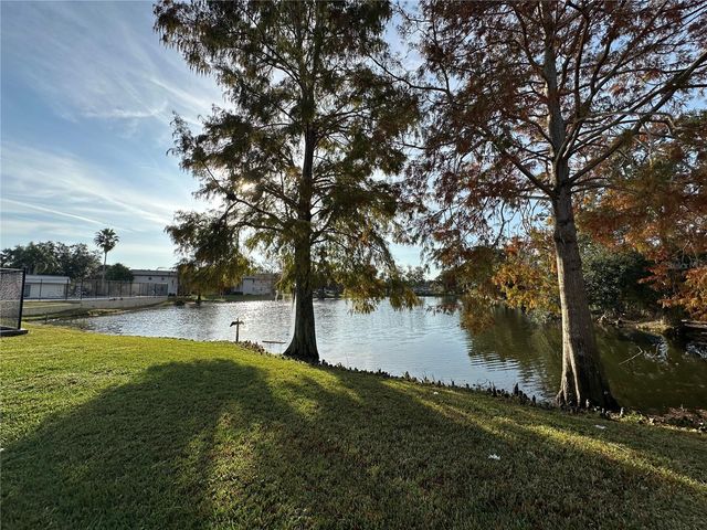 22 WINDTREE LANE 203, Winter Garden, FL 34787