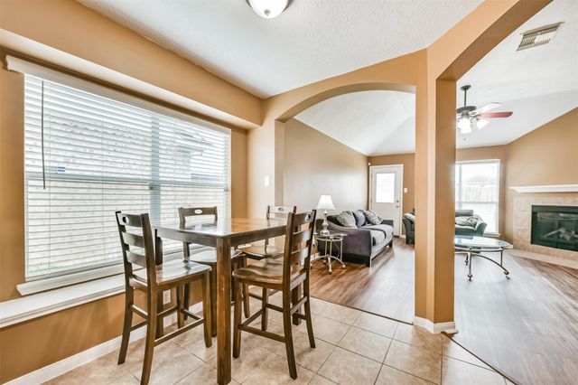 16 Morro Bay Drive, Manvel, TX 77578