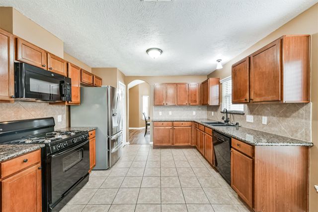 16 Morro Bay Drive, Manvel, TX 77578