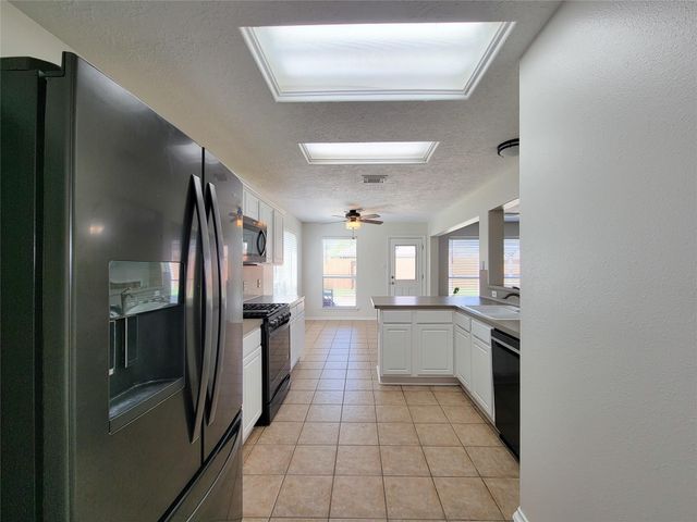 4112 Seminole Drive, Pearland, TX 77584