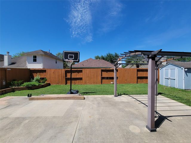 4112 Seminole Drive, Pearland, TX 77584