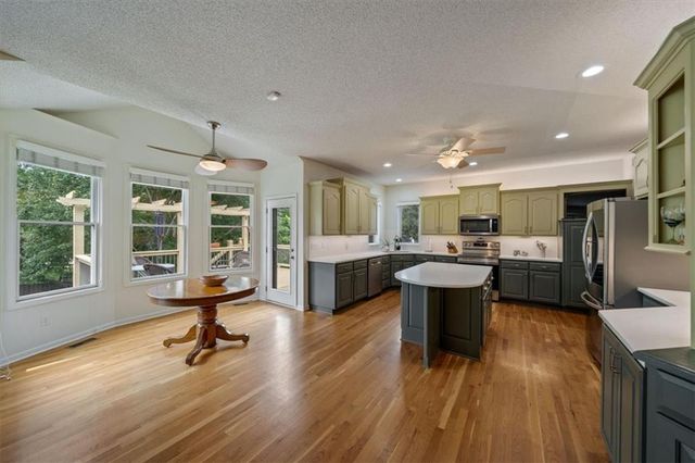 7326 Charles Street, Shawnee, KS 66216