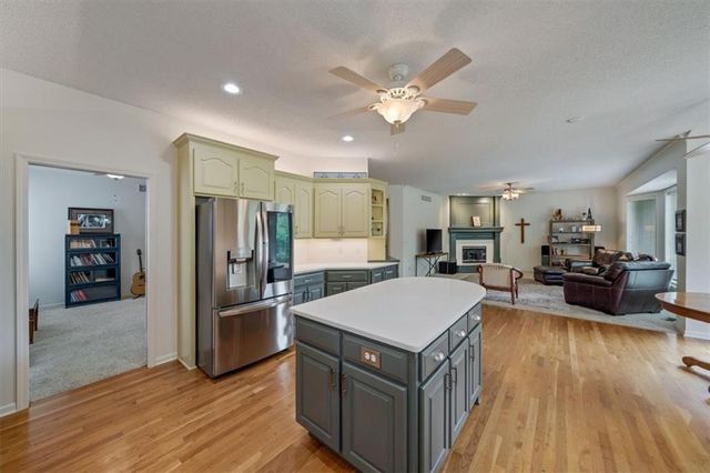 7326 Charles Street, Shawnee, KS 66216