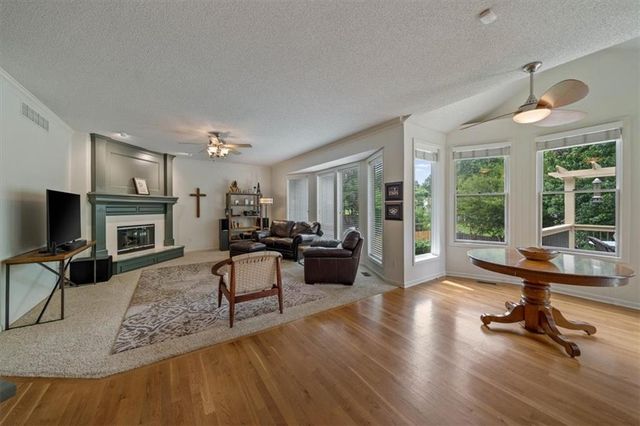 7326 Charles Street, Shawnee, KS 66216
