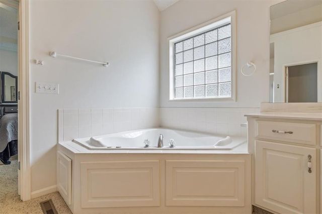 7326 Charles Street, Shawnee, KS 66216